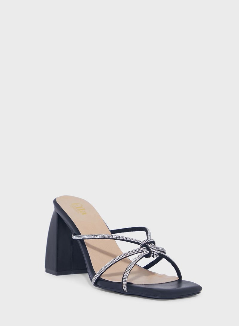Ella Limited Edition حذاء ميول بحزام أمامي من الماس  - Image 2