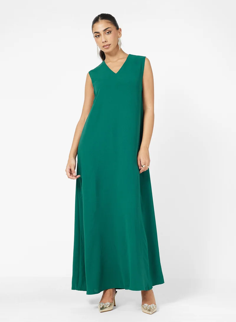 Khizana Embroidered Abaya With Sleeveless Inner