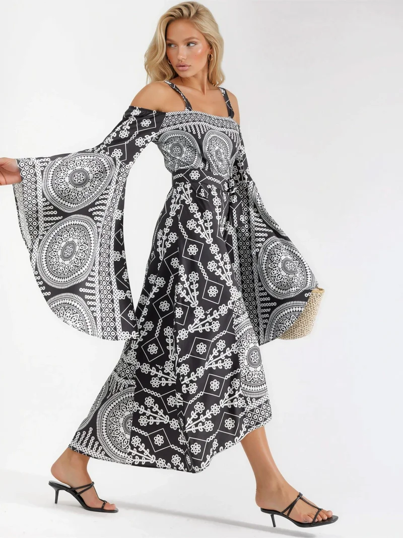 جينيفر Strapless Geometric Cut Out Maxi Dress