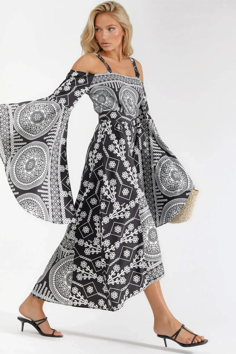 جينيفر Strapless Geometric Cut Out Maxi Dress