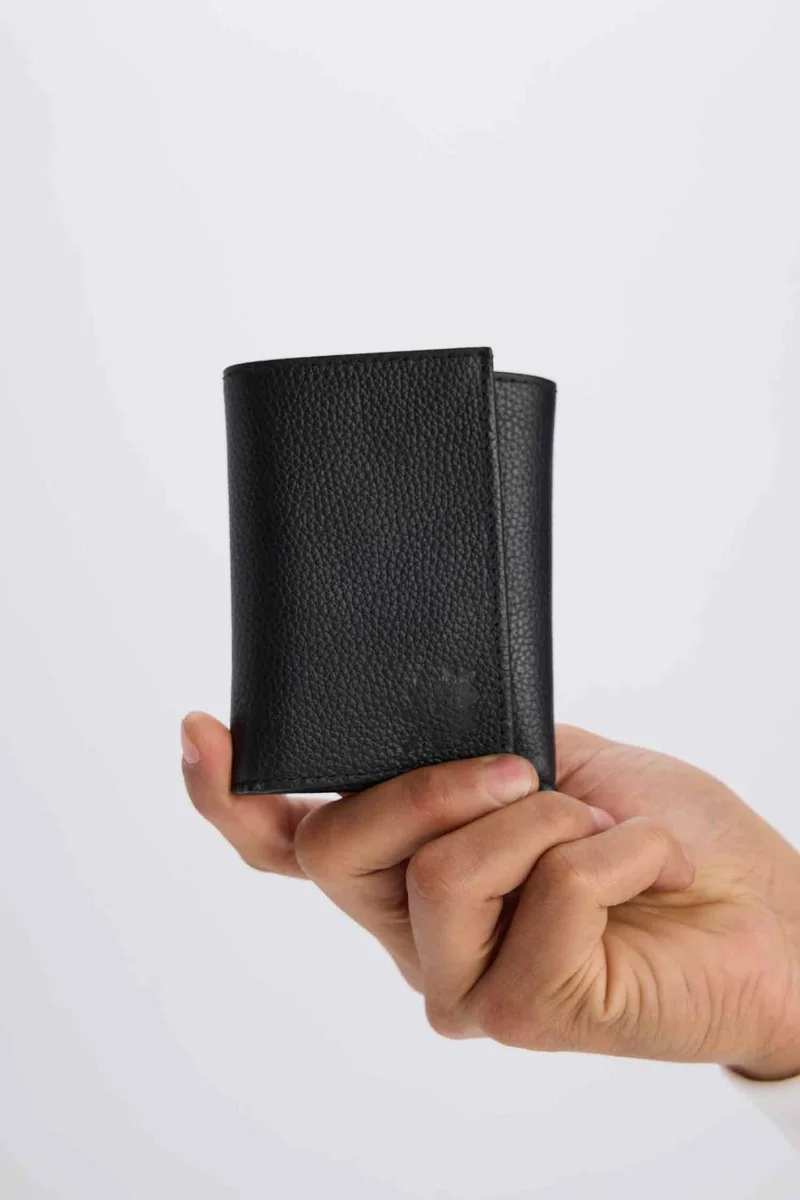 DeFacto Man Wallets