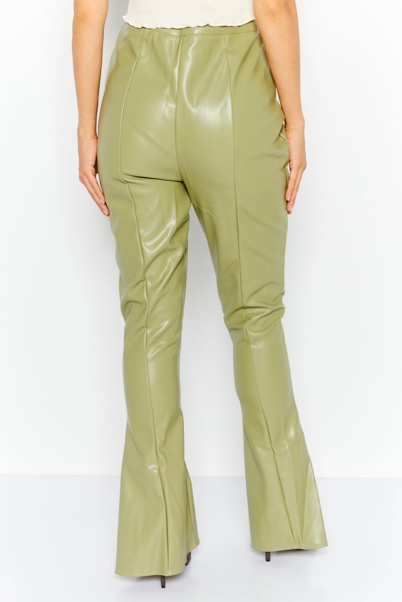 Missguided سروال نسائي طويل من الجلد الصناعي، كاكي - Image 2