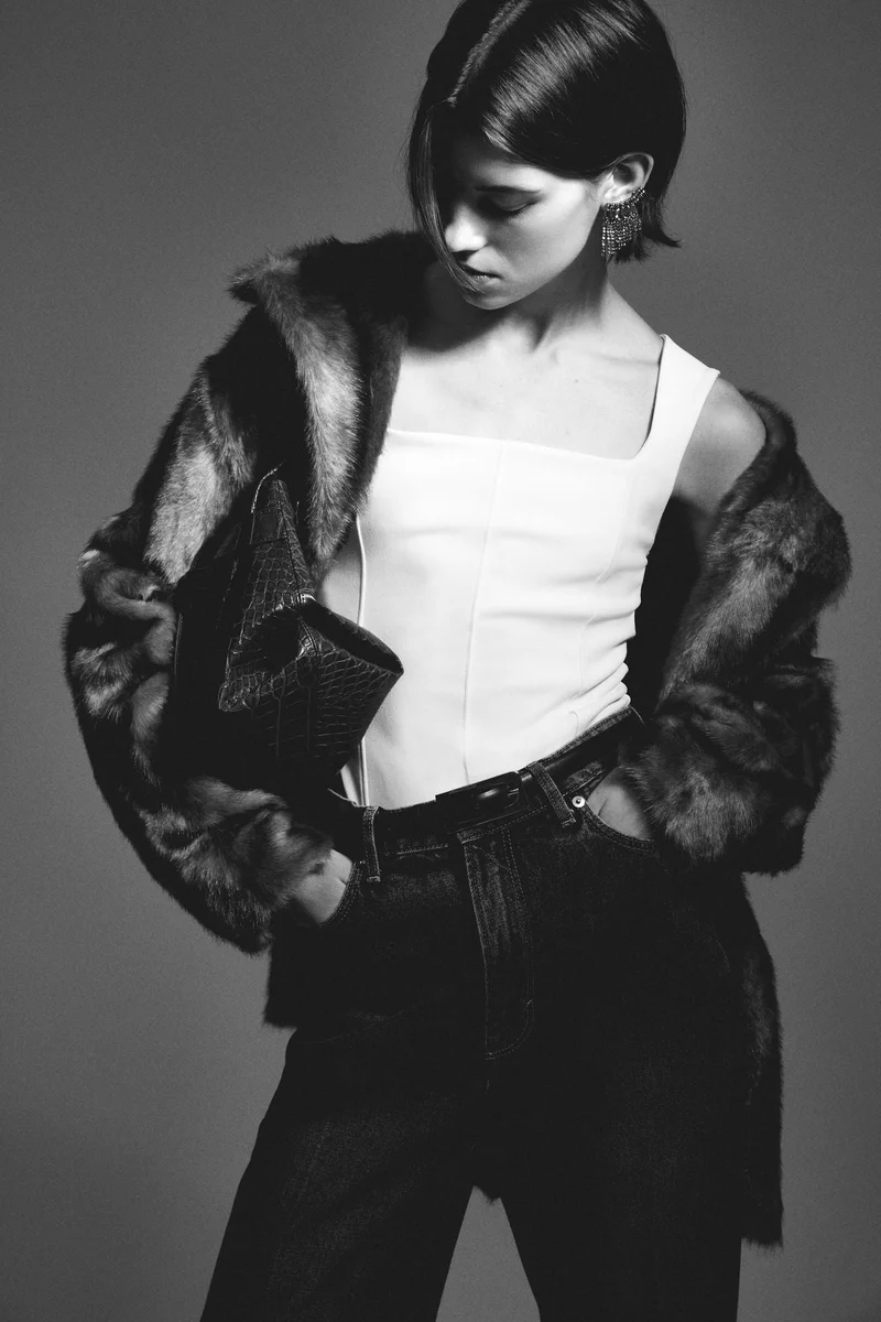 اتش اند ام بلوزة فيست بقبّة مربعة