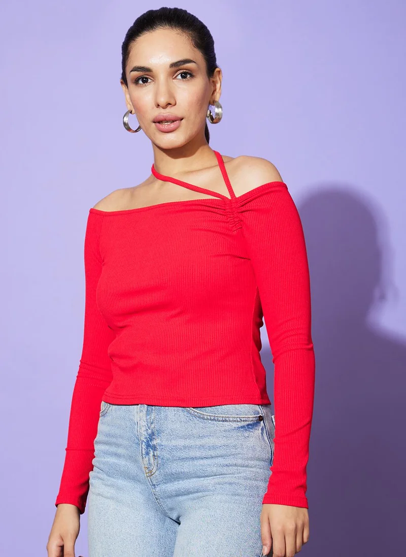 جلو باص بلوزة نسائية قطنية حمراء بكتف مكشوف من جلوبس