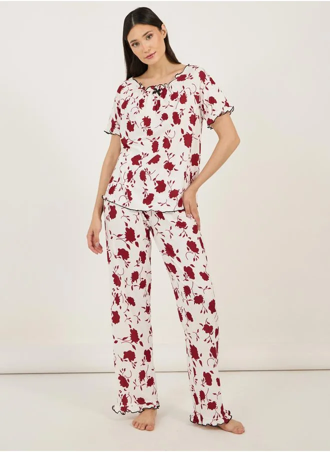 ستايلي All Over Floral Print Gathered Neck Top & Pyjama Set