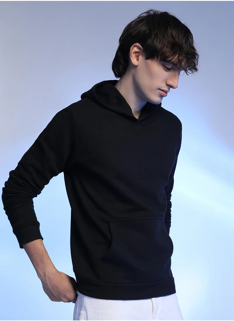 Campus Sutra Men's Black Pullover Hoodie With Contrast Drawstring