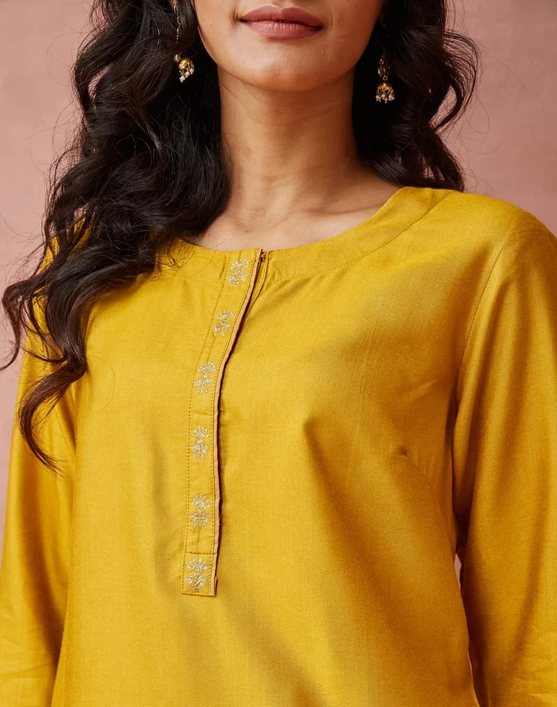 Fabindia Viscose Silk Woven Knee Length Kurta
