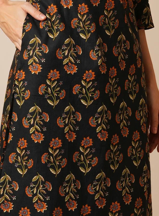 globus Globus Women Black Mandarin Neck Floral Block Print Straight Kurta With Printed Elasticated Pants Workwear Set by Styli