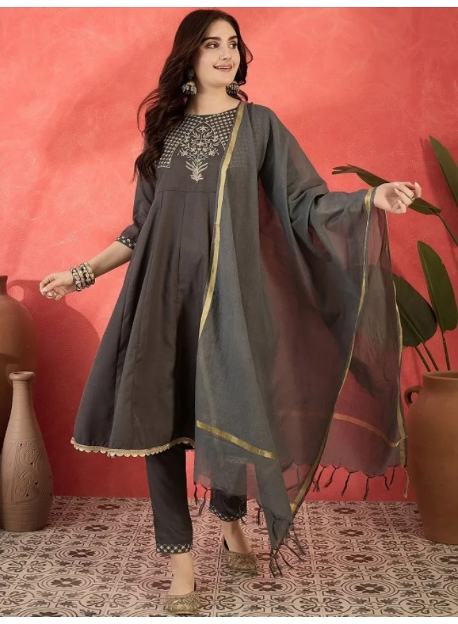 AKS Grey Embroidered Kurta Set With Silk Dupatta