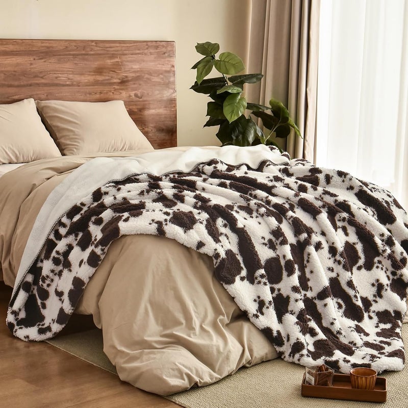 PHF Cute Brown Cow Print Sherpa Fleece Blanket Twin Size (152cm x 203 cm) for Teens Kids, Reversible Thick and Warm Blanket for Winter, Ultra Soft Fuzzy Animal Pattern Bedding for Bed Sofa Couch Travel - Image 4