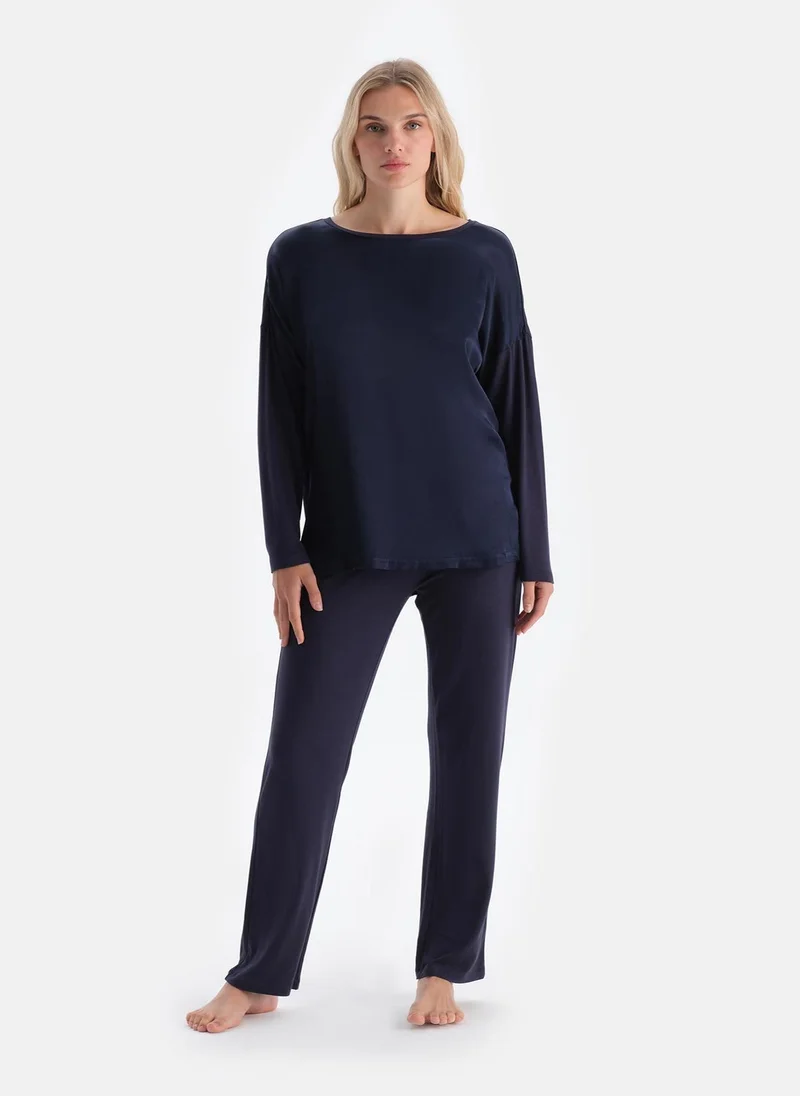 داجي T-shirt & Trousers Pajama Set Crew Neck Modal Mid Rise Sleepwear