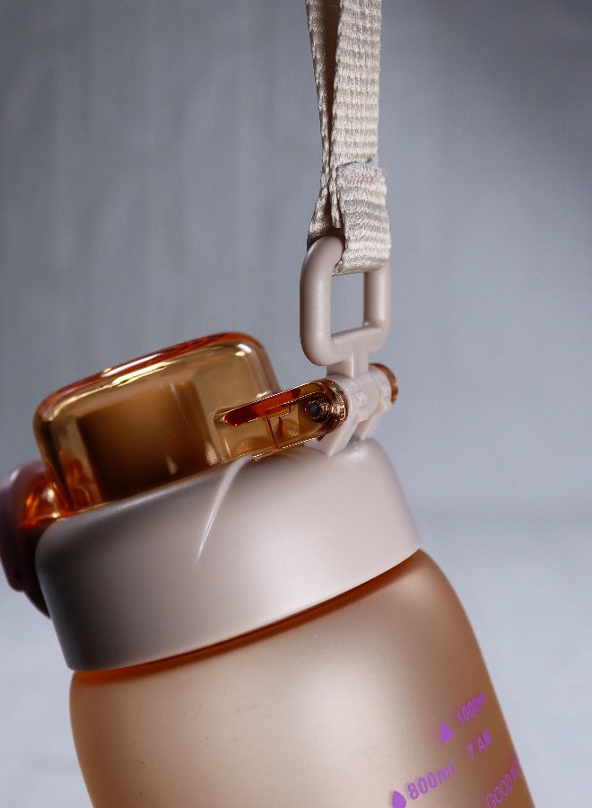 Toshionics زجاجة مياه تحفيزية ياوي بيست هايدرو 1000 مل خالية من BPA بلاستيك مانعة للتسرب مع علامة زمنية وحزام حمل، غطاء قابل للطي، زجاجة مياه رياضية غير سامة قابلة لإعادة الاستخدام للمدرسة، الصالة الرياضية، المكتب، الهواء الطلق، السفر، تتبع الترطيب للأطفال والبالغين - Image 3