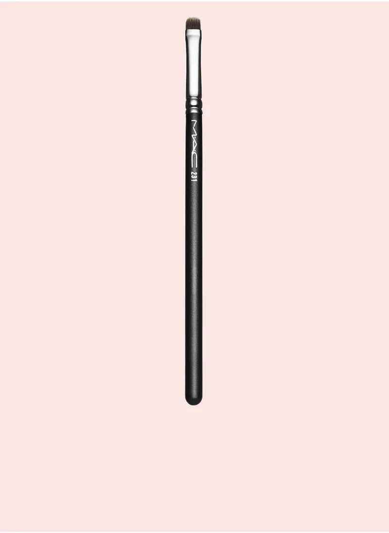 MAC Cosmetics 231 Small Shader Brush