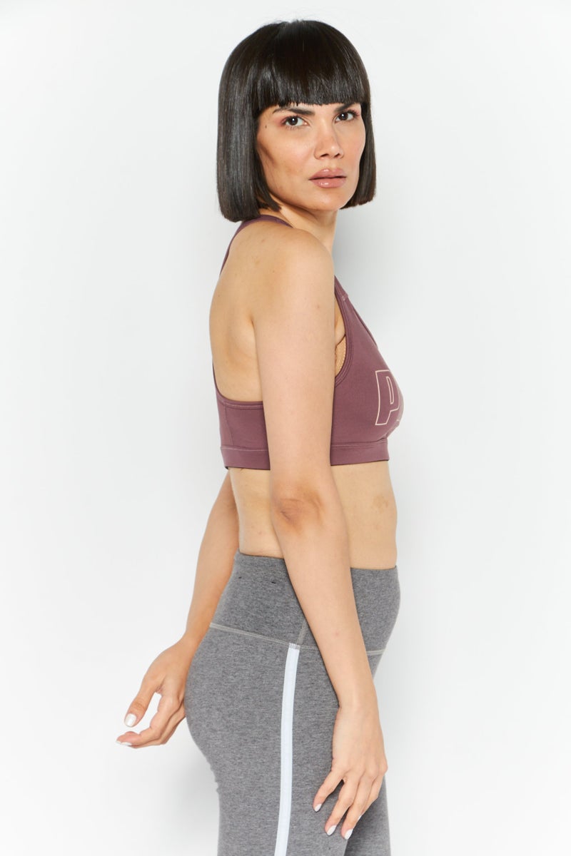 PUMA حمالة صدر رياضية غير مبطنة بشعار العلامة التجارية للنساء، برقوق غامق - Image 2