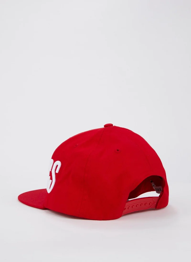 بيكيم برجس Red Logo Embroidered Baseball Hat