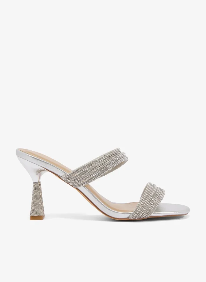 ترافل من نمشي صنادل بكعب مزينة بالكريستال بتفاصيل حزام فضي