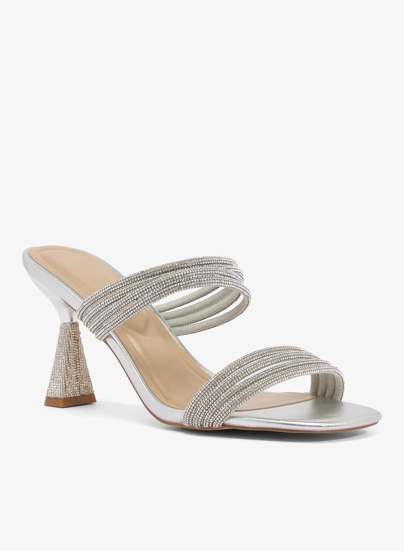 ترافل من نمشي صنادل بكعب مزينة بالكريستال بتفاصيل حزام فضي