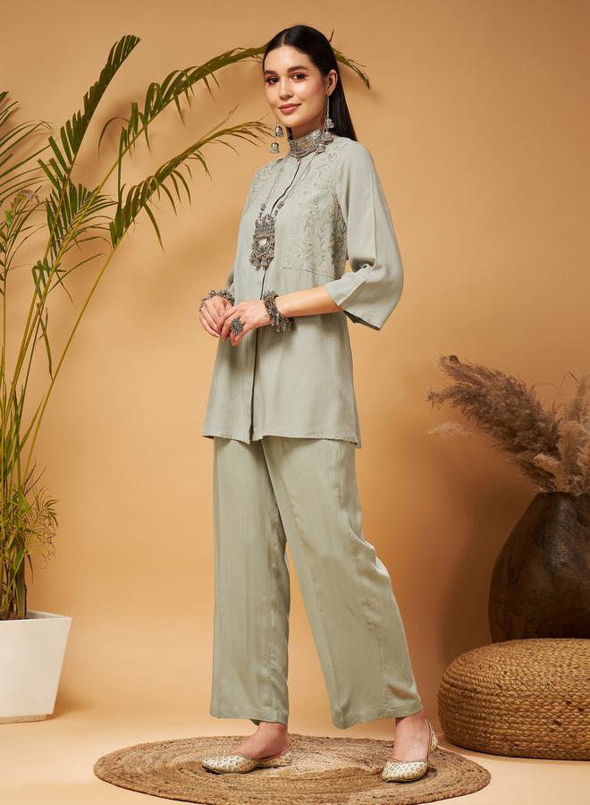 ساسافراس طقم بلوزة طويلة مطرزة وبنطلون بالازو من ستايلي - Image 3