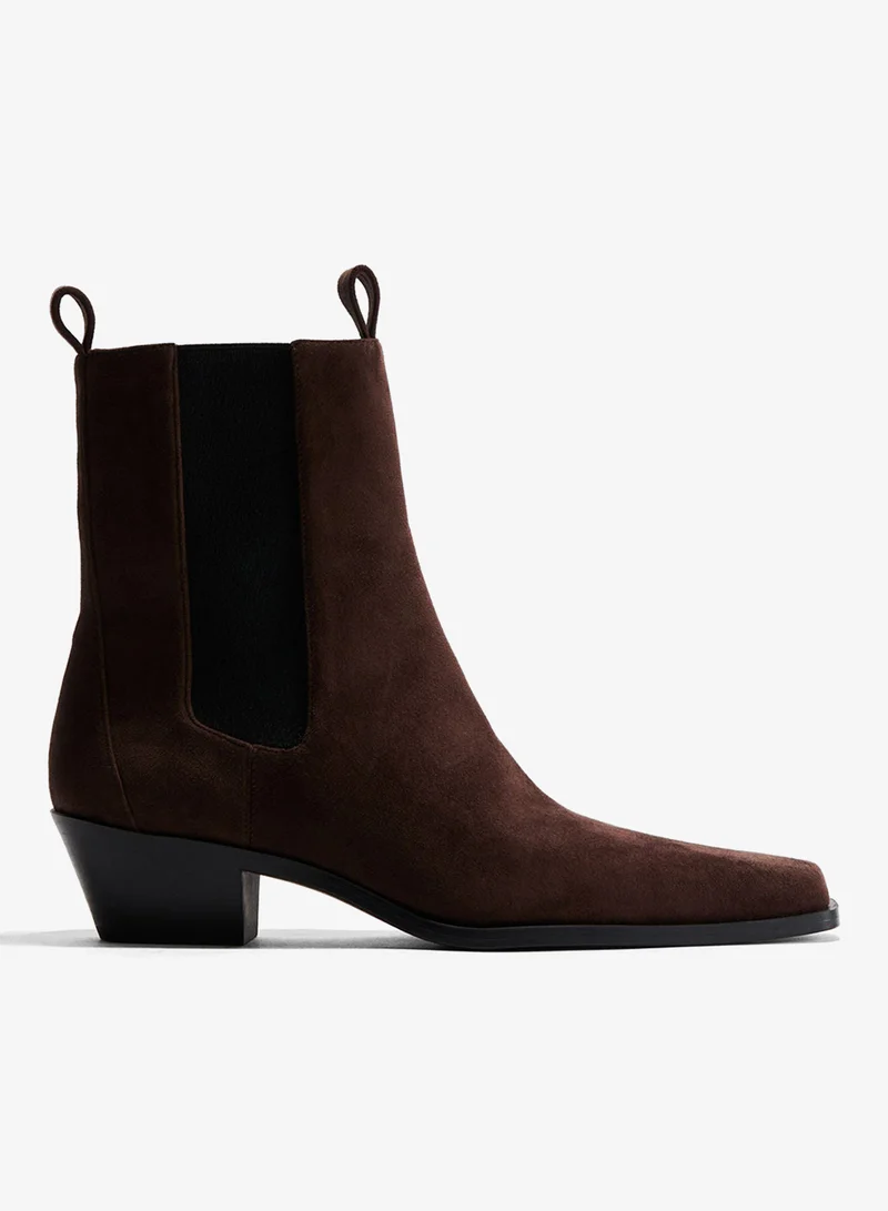 اتش اند ام بووت تشيلسي