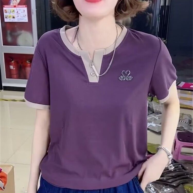 Western Fashion Top Short-Sleeved 2025 V-Neck Little Swan Slimming Look Loose Swan Age-Reducing T-Shirt - Image 1
