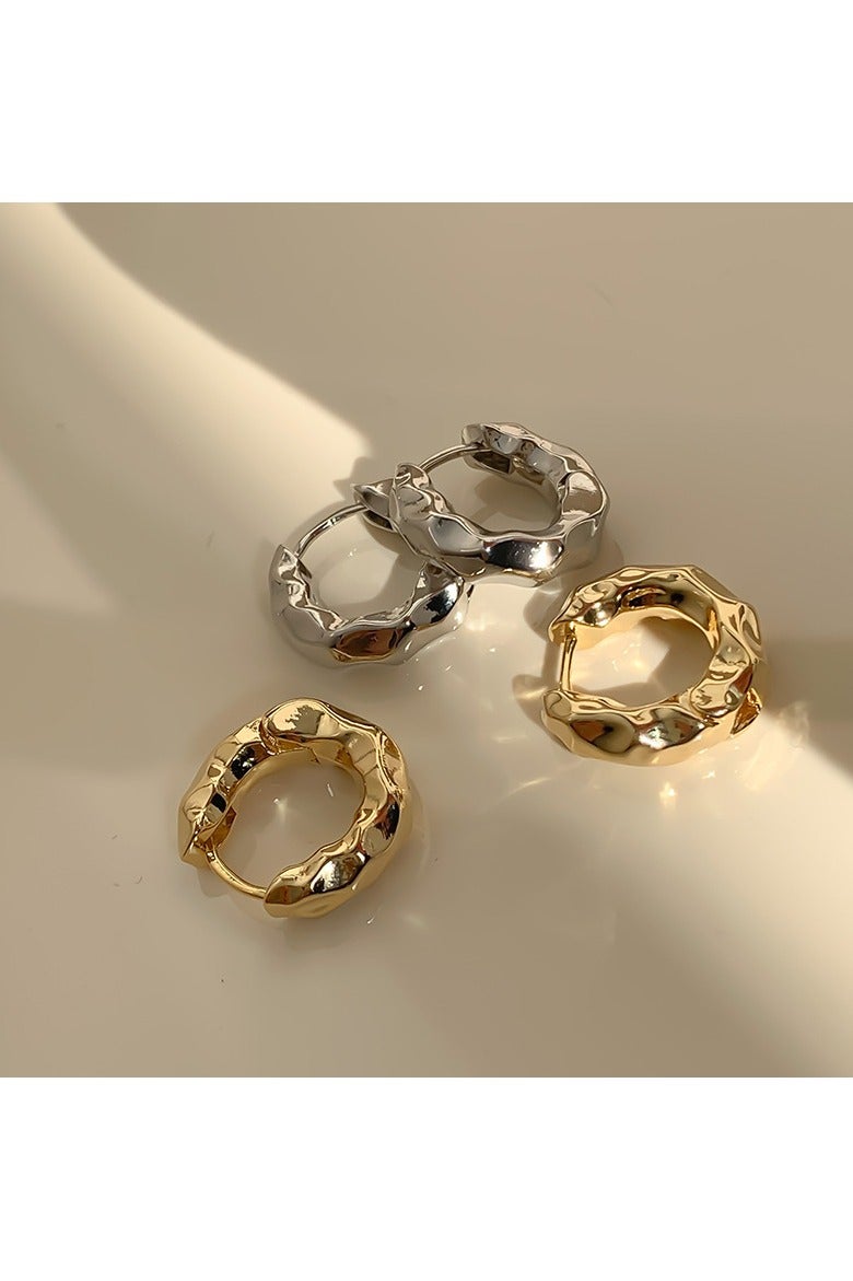 Set of 2 Pairs Chunky Irregular Hoop Earrings – Gold & Silver Hammered Finish | Lightweight 4mm Hoops (Approx. 1.7cm / 0.66in) | Everyday Chic Jewelry for Women | Elegant Dual-Tone Set - Image 3