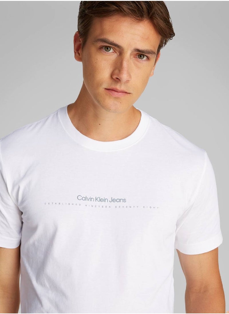 Calvin Klein Jeans Men's Minimal Logo T-Shirt - Cotton, White  - Image 4