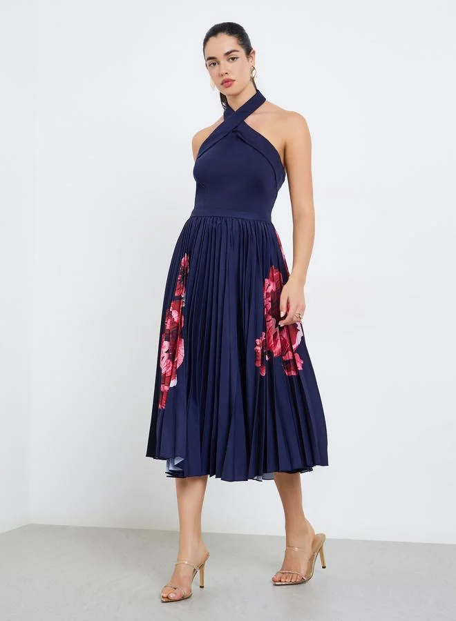 ستايلي فستان ميدي كحلي بطبعة زهور بحافة واسعة