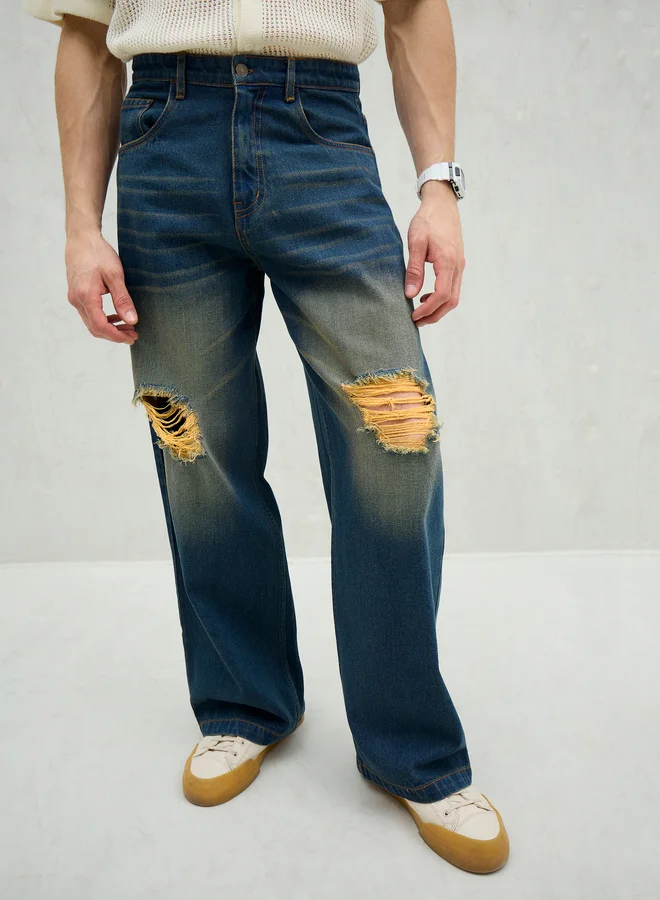 SASSAFRAS Men Blue Washed Distressed Knee Wide Leg Jeans