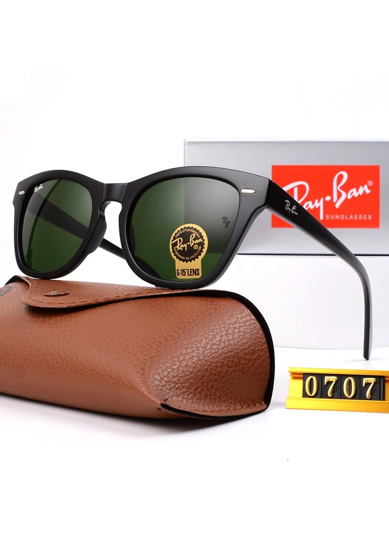 Ray-Ban Ray-Ban Classic Sunglasses Black Framed with Green UV Lenses  - Image 1