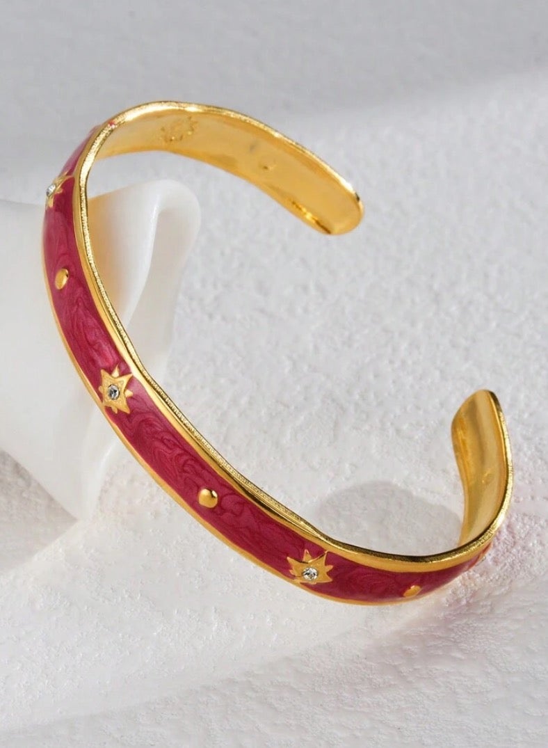 إيكوال اسوارة نسائية أنيقة وعالية الجودة مصنوعة من الاستانلس ستيل مطلية باللون الذهبي - Image 1