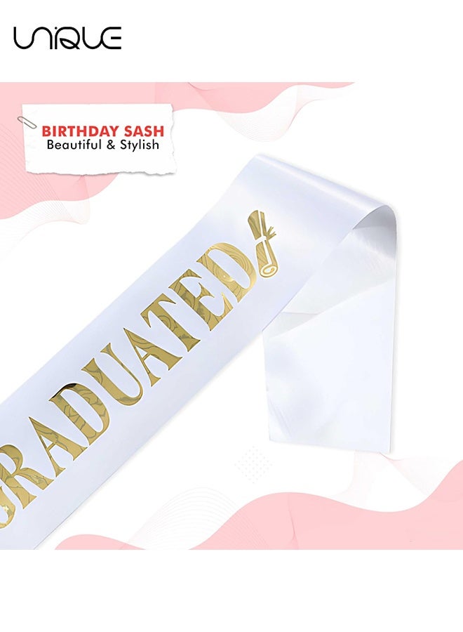 يونيك مجموعة شالات التخرج المكونة من قطعتين - شال التخرج "تخرجت" - شال للخريجين - تهانينا للخريجين - شال بحروف براقة - مناسب لوازم وهدايا حفلات التخرج - أبيض/ذهبي - Image 3