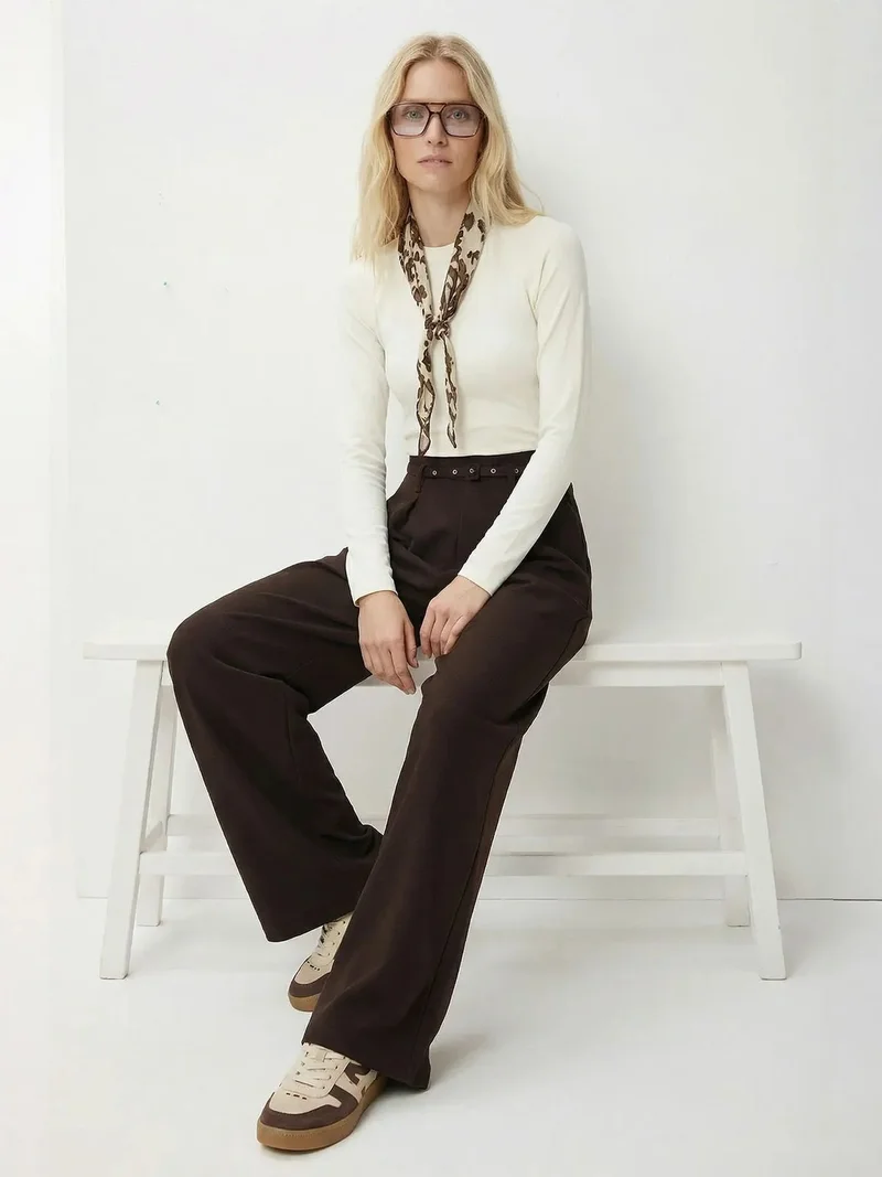 السعادة في إسطنبول ISTANBUL Pleated Belted Wide Leg Trousers