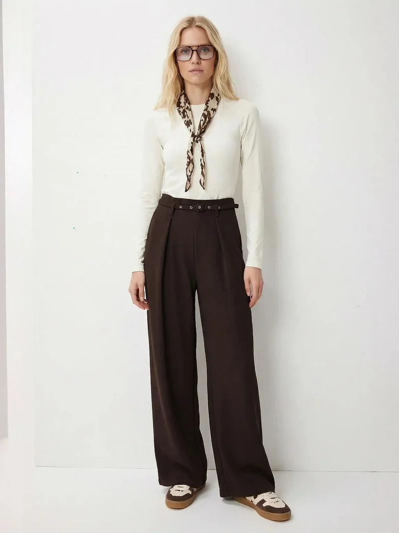 السعادة في إسطنبول ISTANBUL Pleated Belted Wide Leg Trousers