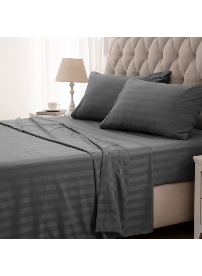 طقم رمادي ملاءات سرير من القطن الفاخر مكون من 3 قطع – ملاءة وغطاءي وسادة بنقشة مخططة، ناعم وقابل للتنفس، للاستخدام المنزلي أو الفندقي (مقاس مفرد/مزدوج) - Image 1