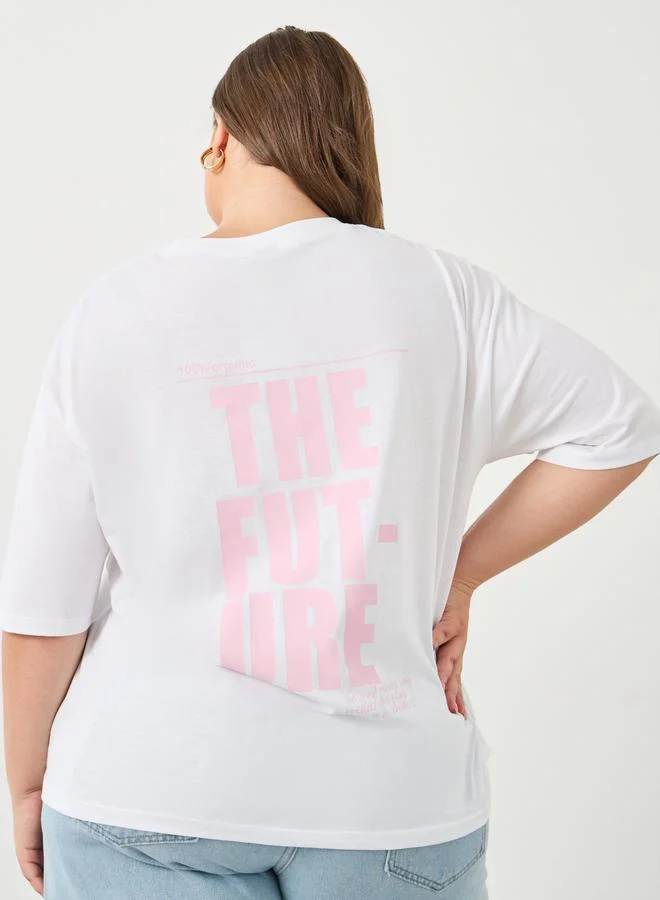 ستايلي تيشيرت واسع بمقاس كبير وطبعة جرافيك