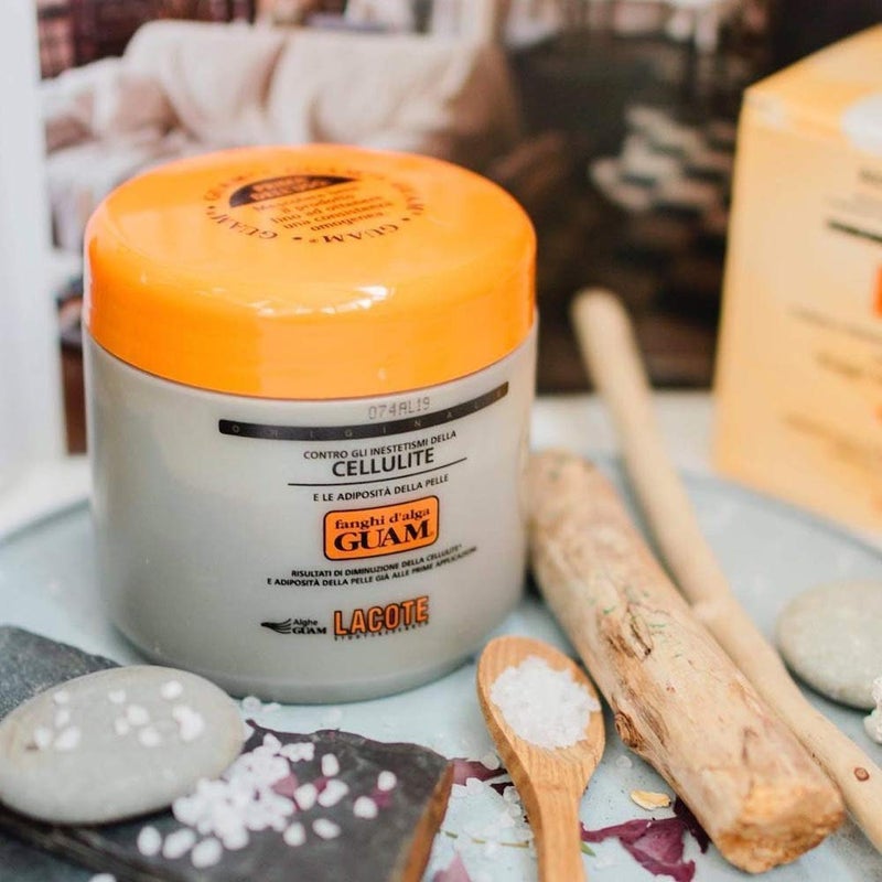 guam لف الجسم المضاد للسيلوليت من غوام للفخذين والساقين، أقصى قوة طين ساخن للسيلوليت العنيد، قناع طيني للجسم مع الكافيين، الأعشاب البحرية والزيوت الأساسية، تقليل السيلوليت على الساقين، (1.1LB) - Image 3