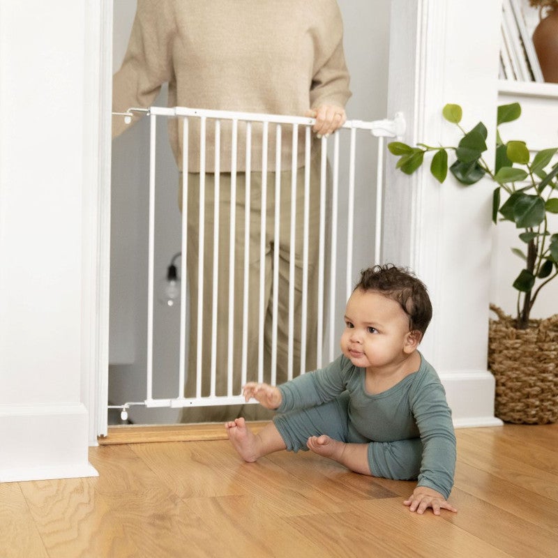 ingenuity Summer by Ingenuity  - 2-in-1 Safety Gate for Stairs & Hallways, Fits 28–42", with Locking Indicator (6–24 Months) - Image 2
