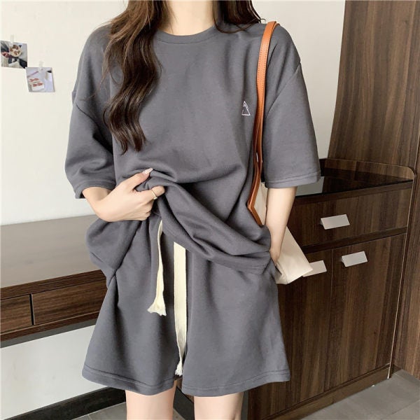 Original quality 2022 summer new leisure sports suit womens loose all-match short sleeve shorts two-piece trendy Dark gray  - Image 1