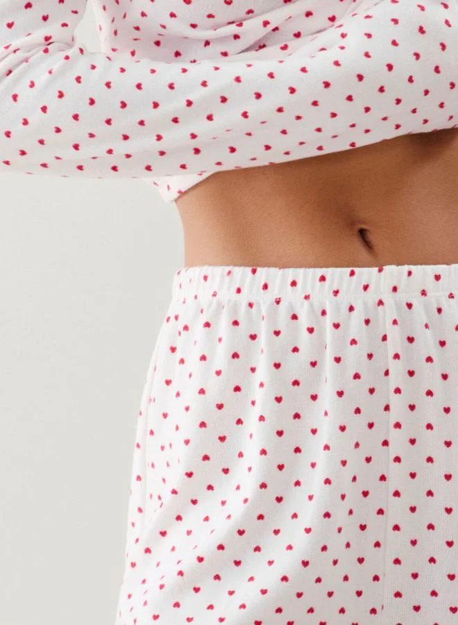 انديز بنطلون محبوك بنمط قلب أحمر