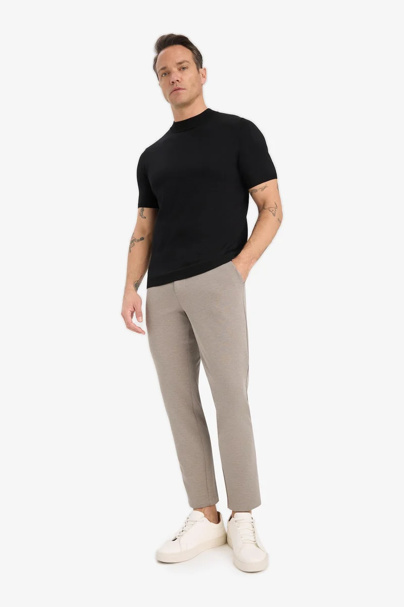 ديفاكتو jogger Regular Hem Trousers