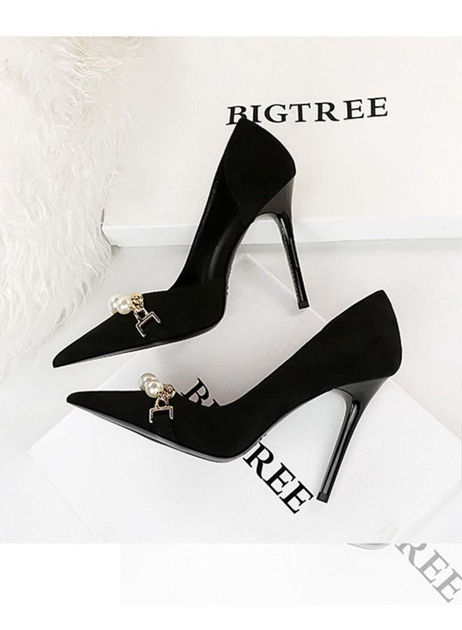BIGTREE حذاء بكعب عالٍ مزين بسلسلة معدنية من اللؤلؤ المدبب 11 سم، أسود - Image 3