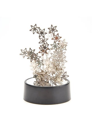 Toy Magnetic Desktop Sculpture (Snowflakes) ; Mini Magnetic Art Decoration For Desktop ; Fun Stress Relief Office Gift - pzsku/Z72C3F9B849F0D178A92AZ/45/_/1688536881/7a848e88-bb87-4dc1-80ea-386361eabcfc
