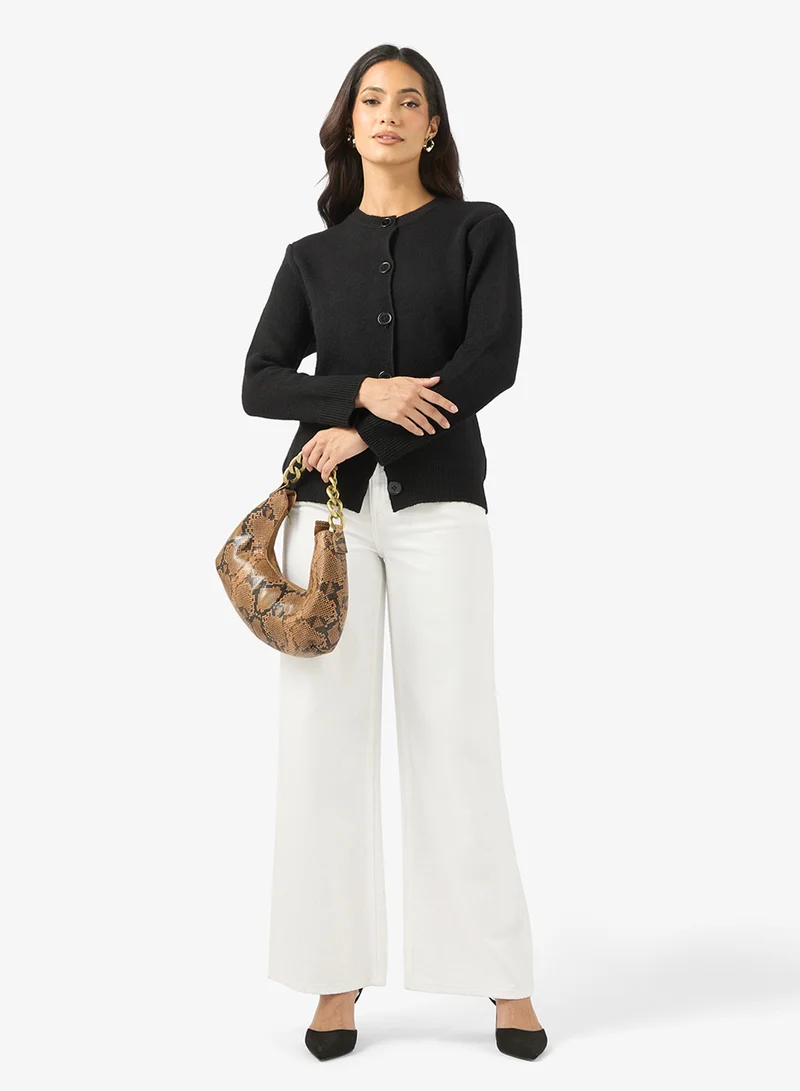 ايلا كارديجان بأزرار