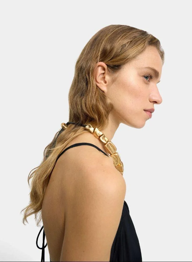 بارفوا عقد قصير مع خرز مربع ذهبي