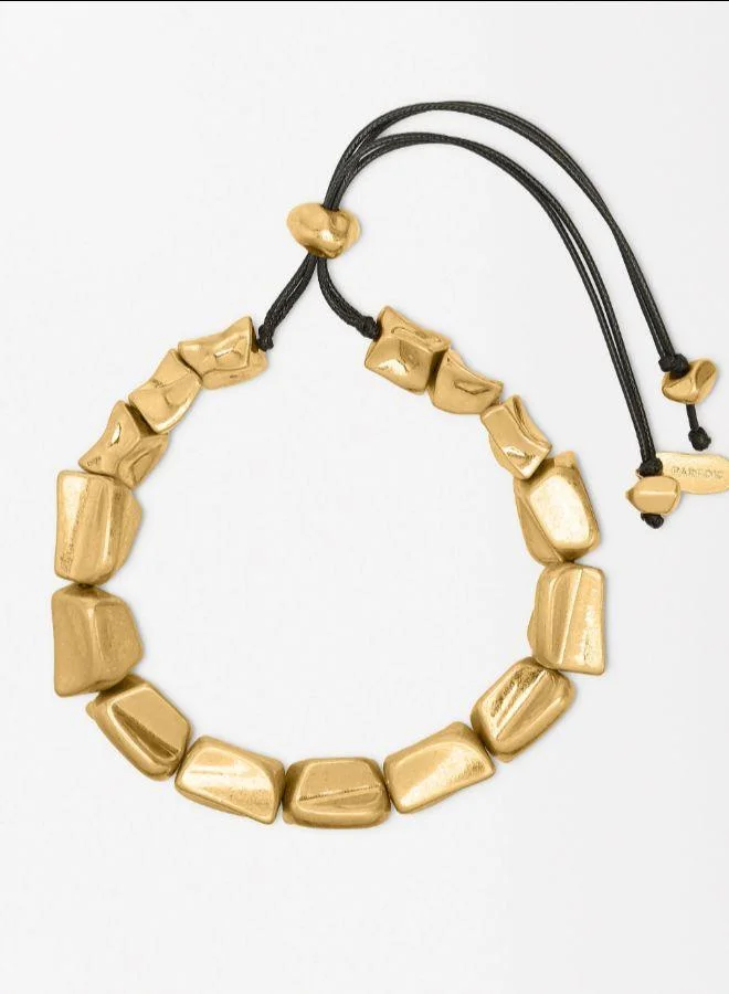 بارفوا عقد قصير مع خرز مربع ذهبي