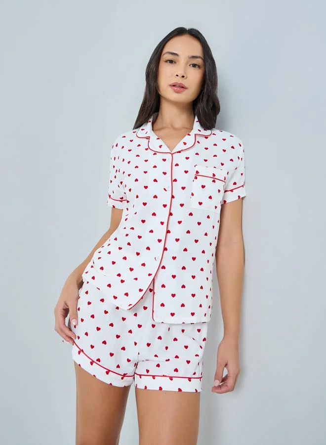 تايك تو مجموعة من شورت وبلوزة بطبعة قلوب