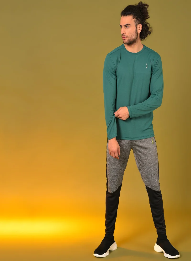 CAHOOT  Men's Solid Forest Green Activewear T-Shirt For Casual Wear | Dri-Fit Long Sleeve Activewear T-Shirt Crafted With Comfort Fit And High-Performance For Everyday Wear for Men | Best Price UAE