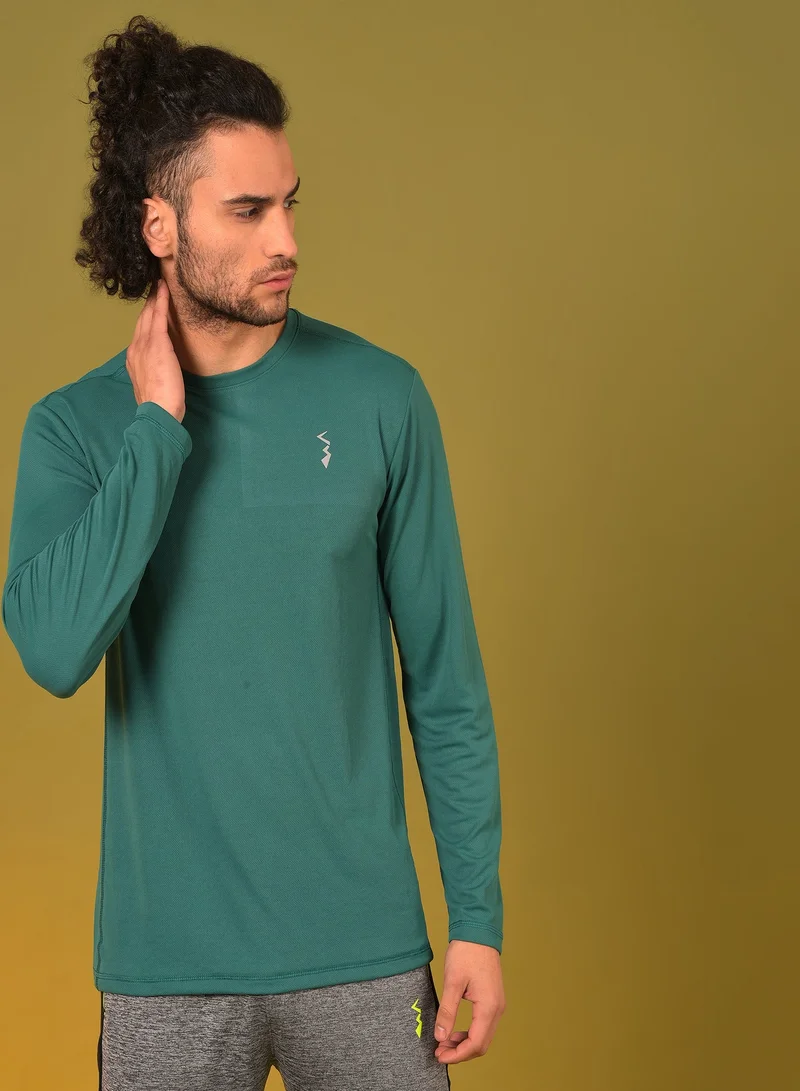 كامبوس سوترا Men's Solid Forest Green Activewear T-Shirt For Casual Wear | Dri-Fit Long Sleeve Activewear T-Shirt Crafted With Comfort Fit And High-Performance For Everyday Wear