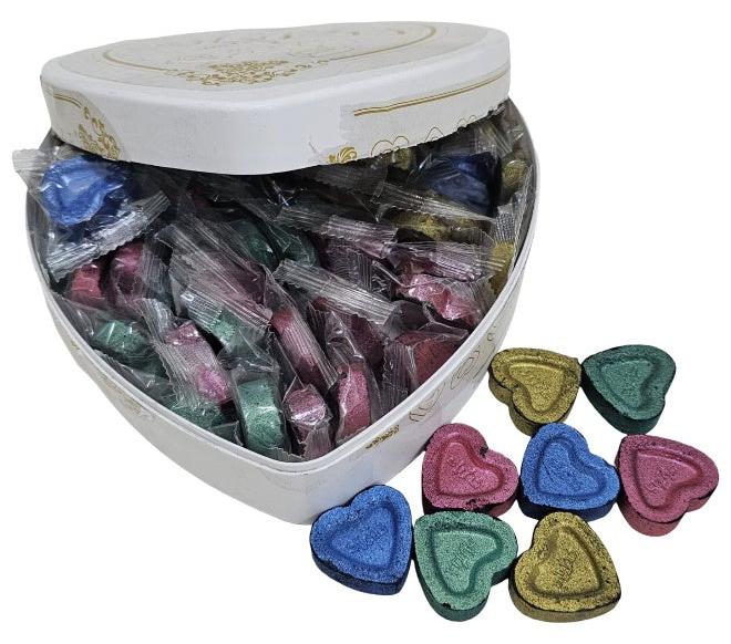 فحم ملون على شكل قلوب في علبة شكل قلب 60 حبة في علب متعددة الألوان - Image 1