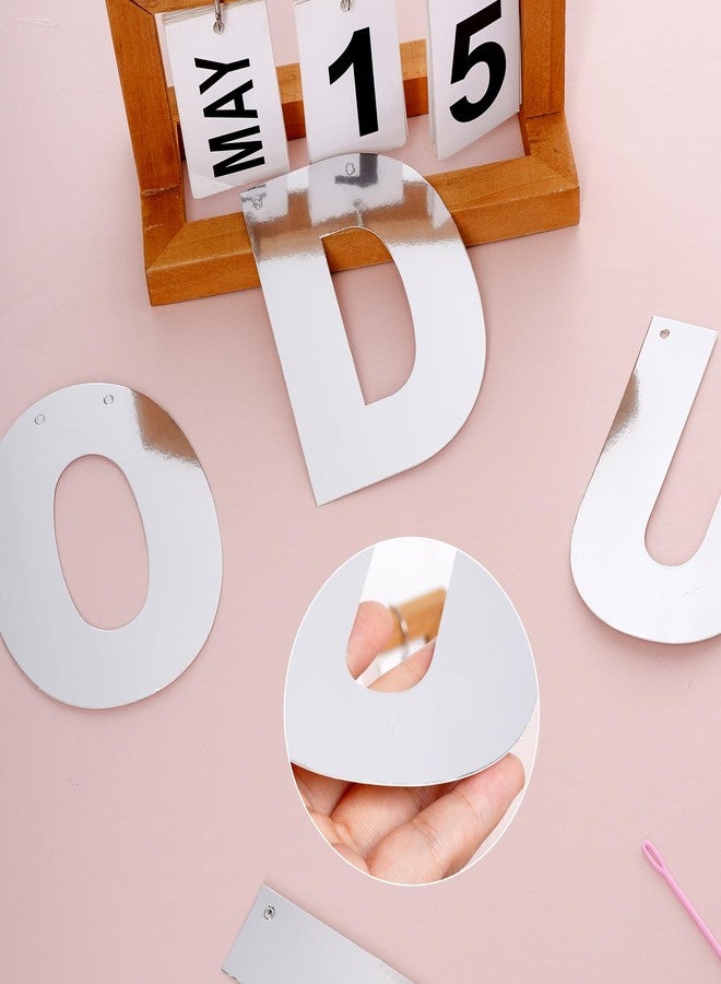 ميفنجدا طقم لافتات يمكنك صنعها بنفسك مع حروف فضية لامعة، لافتات عيد ميلاد قابلة للتخصيص، لافتة تخرج، لافتات معلقة للحفلات مخصصة لحفلات التخرج وحفلات الزفاف وتزيين حفلات استقبال المولود (فضي لامع) - Image 3